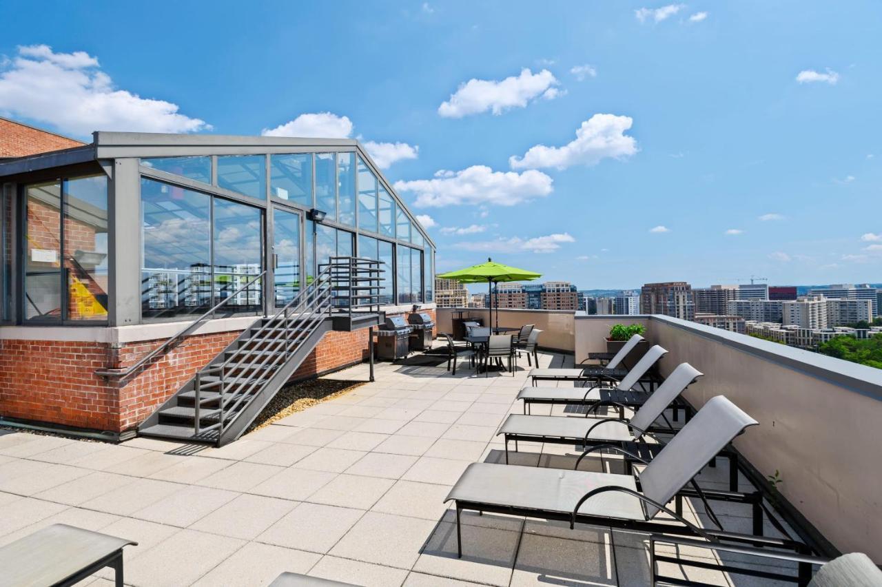Gorgeous With Rooftop View @pentagon Appartement *
